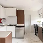 Oliva 50 - 4 Bedrooms And Office - 3 Bathrooms - Near Expo & Airport Lägenhet *