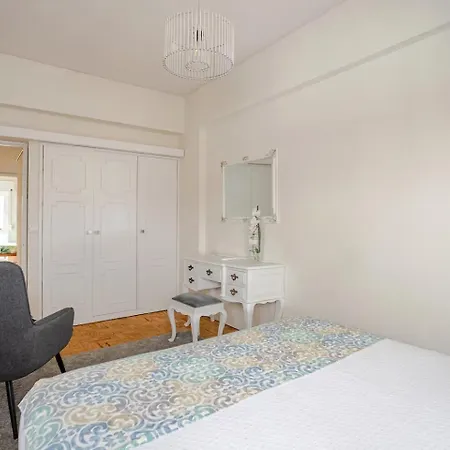 Oliva 50 - 4 Bedrooms And Office - 3 Bathrooms - Near Expo & Airport Apartamento Lisboa