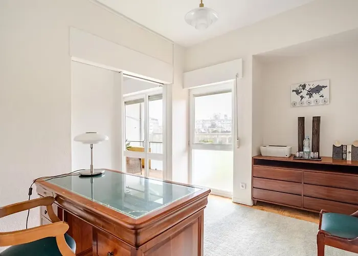 Oliva 50 - 4 Bedrooms And Office - 3 Bathrooms - Near Expo & Airport Apartment Lissabon